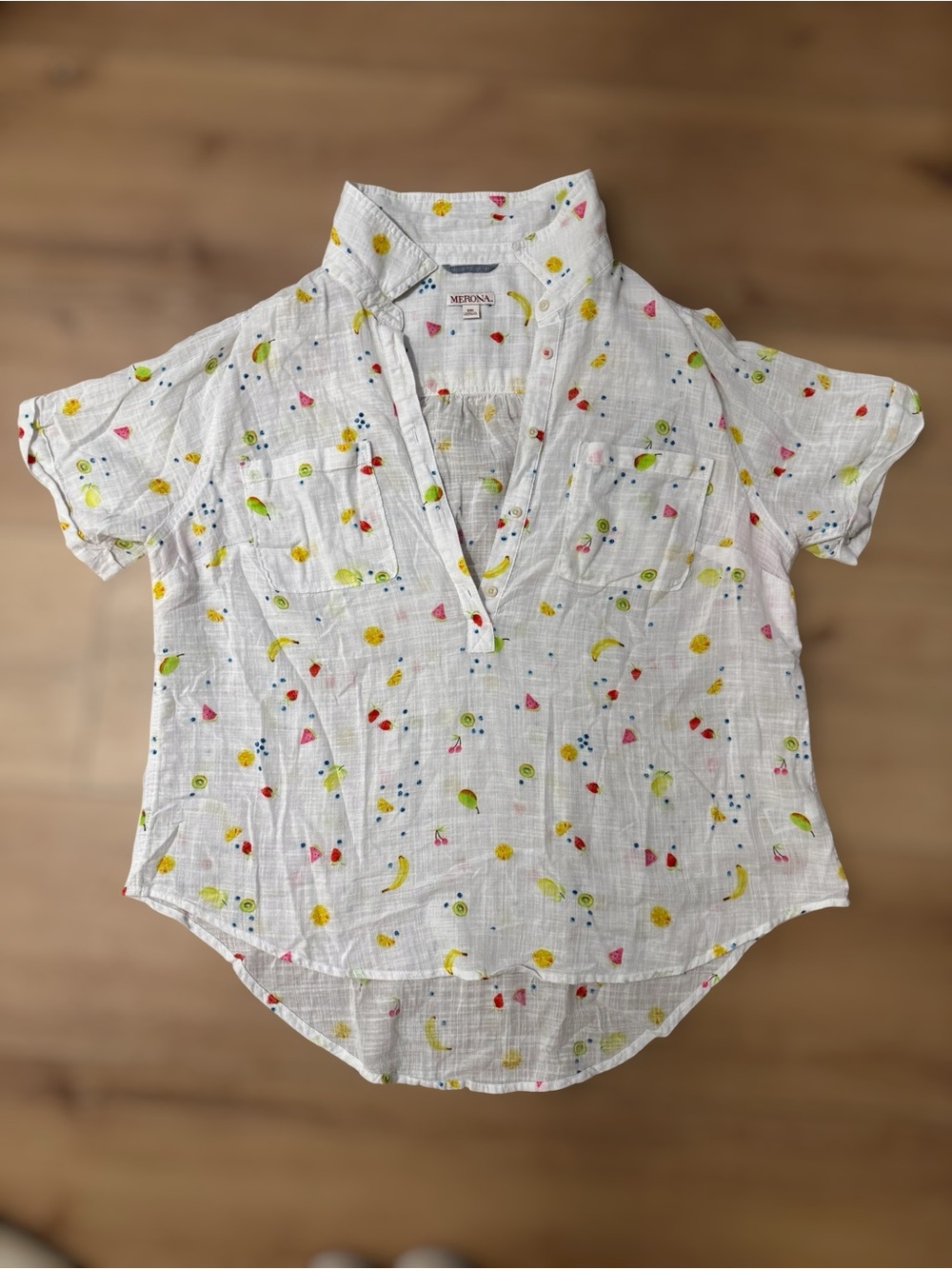 🍓Merona Target Women’s White Fruit Print Collared Short Sleeve Flowy Top Blouse